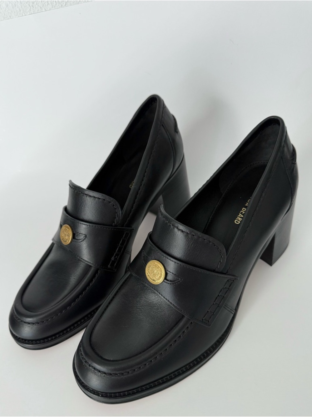 “Like new” Veronica Beard Black Leather Heeled Penny Loafers with Gold Accent
